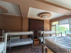 Izdaje se smeštaj za radnike – Zelengorska 2, Zemun