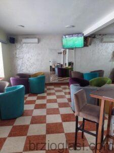 Potrebne radnice, Caffe Enigma