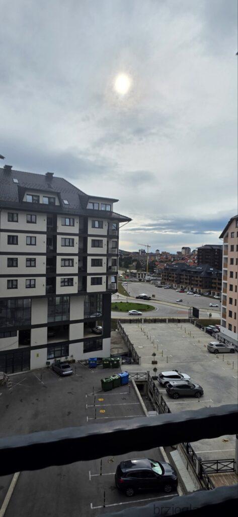 Prodaja nameštenog apartmana – centar Zlatibora